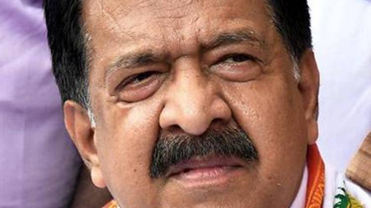 remsh chennithala slams cm on gold smuggling case