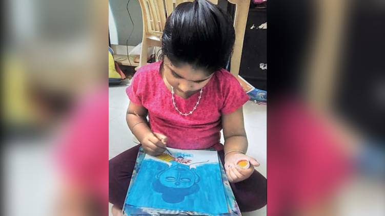 seven year old sells her art to raise money for orphanage