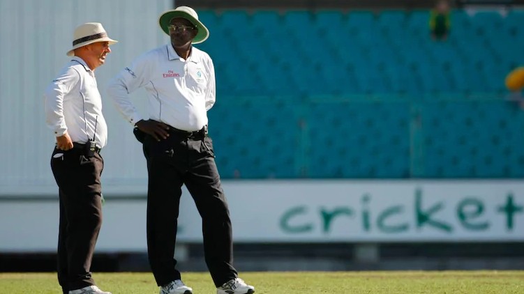 Steve Bucknor Sydney Test