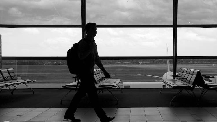 Govt eases quarantine rules for international flyers