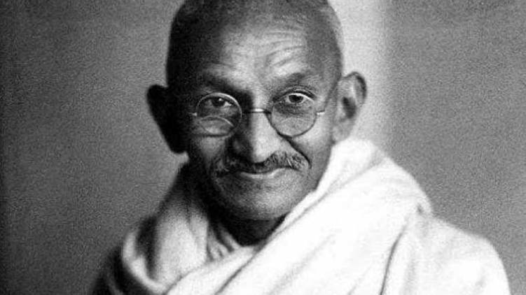 mahatma gandhi photo used in British currency