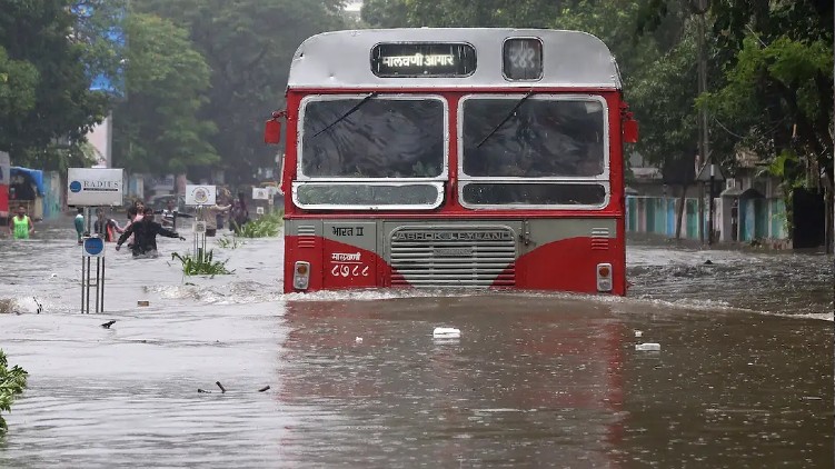heavy rain in mumbai