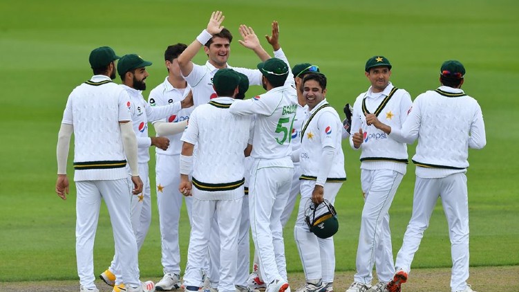 england 4 wickets pakistan