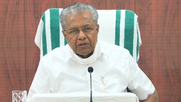 pinarayi vijayan criticises media