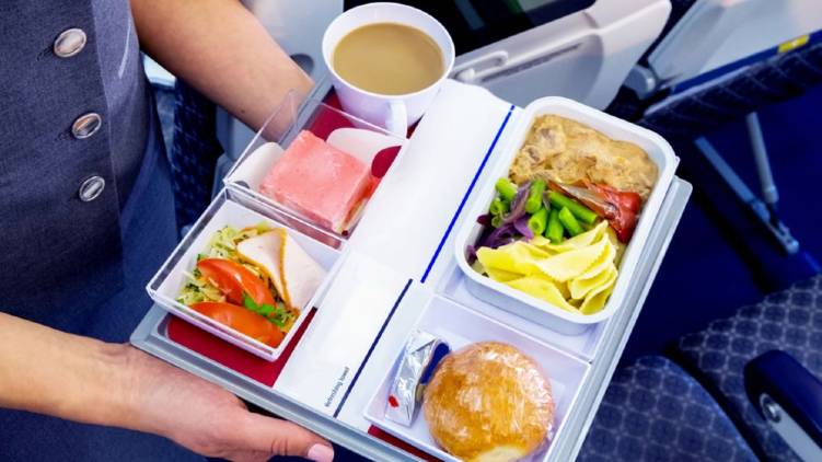 food can be served in airplane