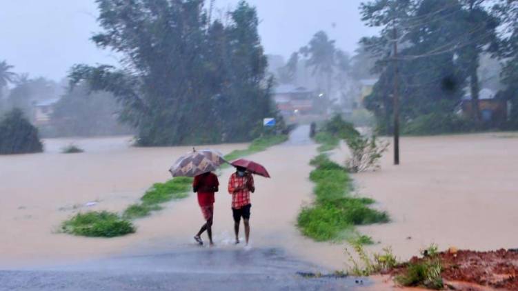 red alert in seven districts