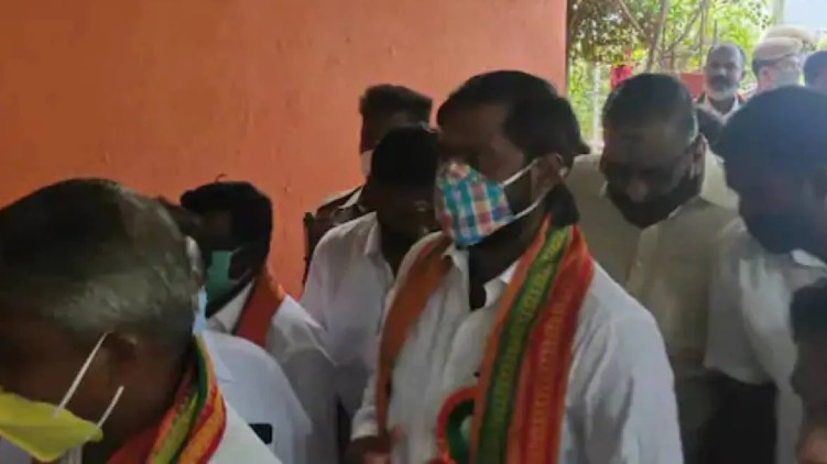 Gangster BJP flees police