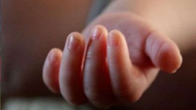 Woman kills daughter boy