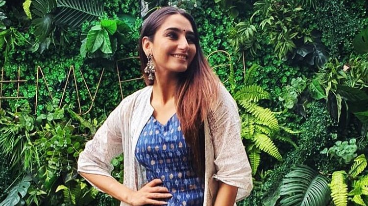 Ragini Dwivedi Water Urine