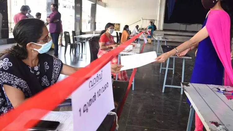 number of covid positives has crossed 9000 in Ernakulam