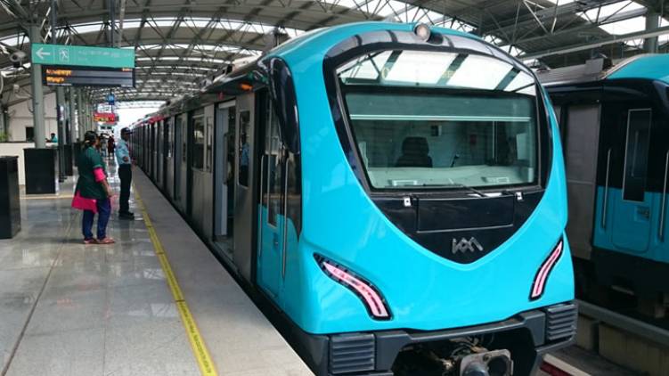 kochi metro restart