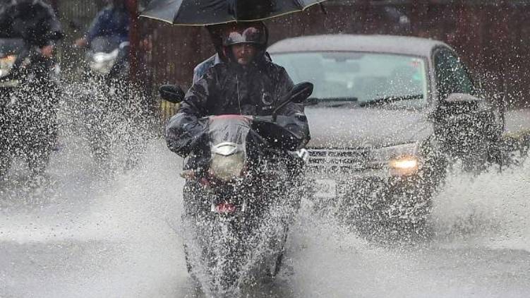 orange alert in five districts kerala