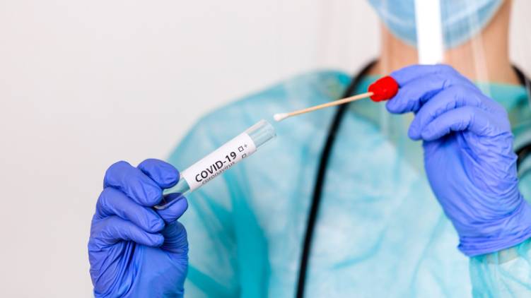 pcr test mandatory for symptomatic people
