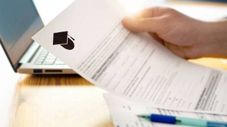 college education scholarships students can apply now
