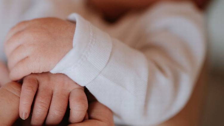 Parents name their baby daughter after internet provider in exchange for free WiFi