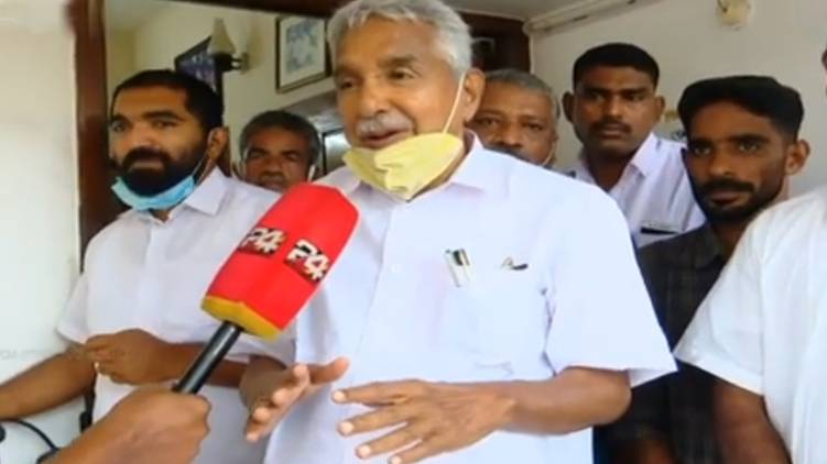 Oommen Chandy rejects the possibility of expanding the udf
