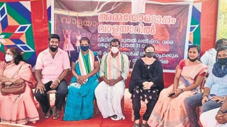 still believe in govt says walayar mother