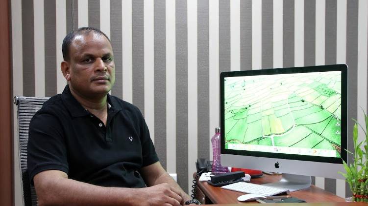 santhosh eapen bought dollar from black market