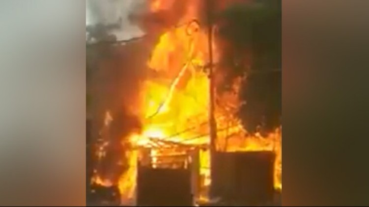 fire breaks out kolkata