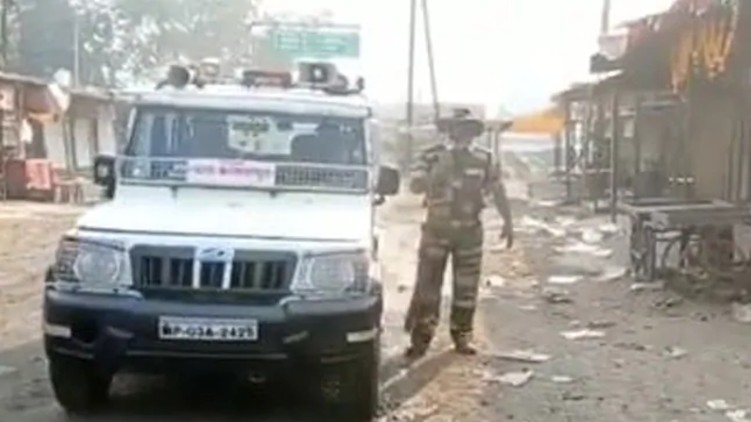 cop notice Sholay dialogue