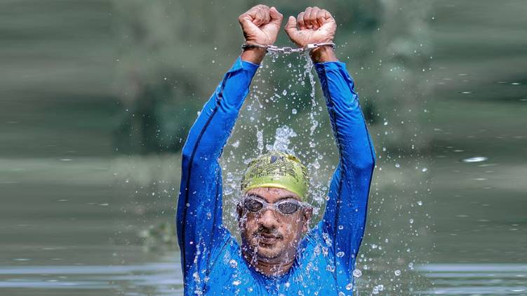 ratheesh Guinness World Record for adventure swimming