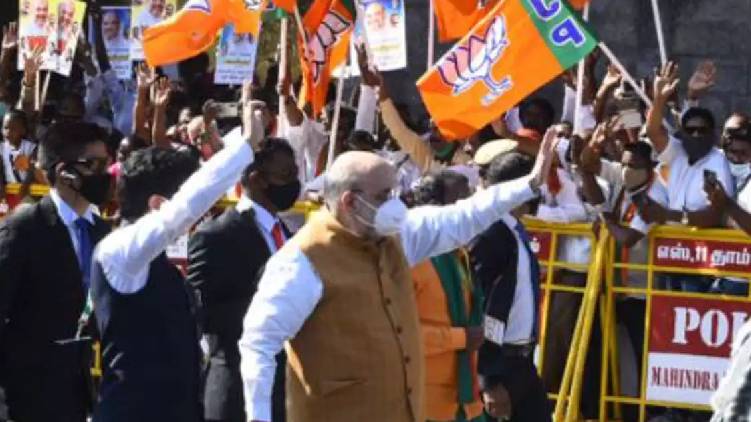 Unable to meet Rajinikanth, Amit Shah returned