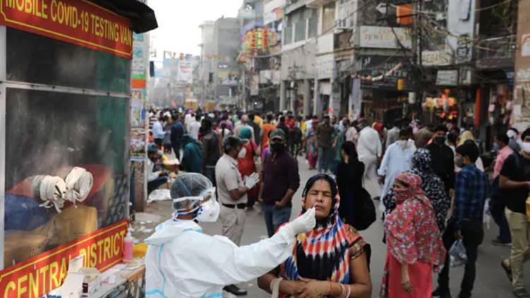 india daily covid cases around 30k