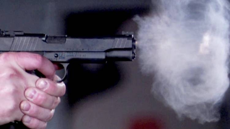 perumbavoor gun firing between goonda team