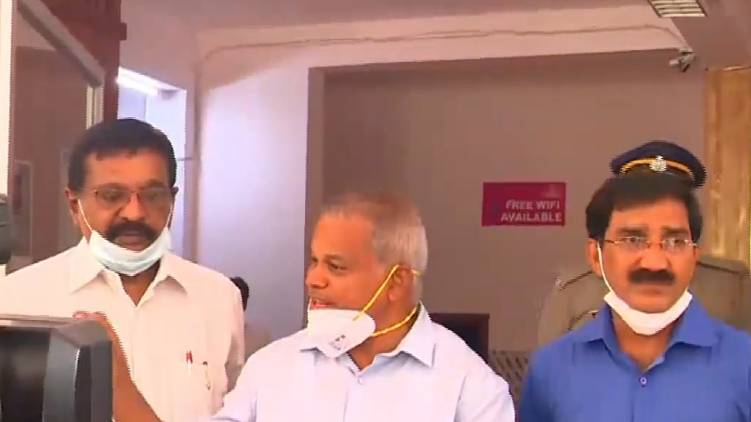 walayar govt advocates met victim parents