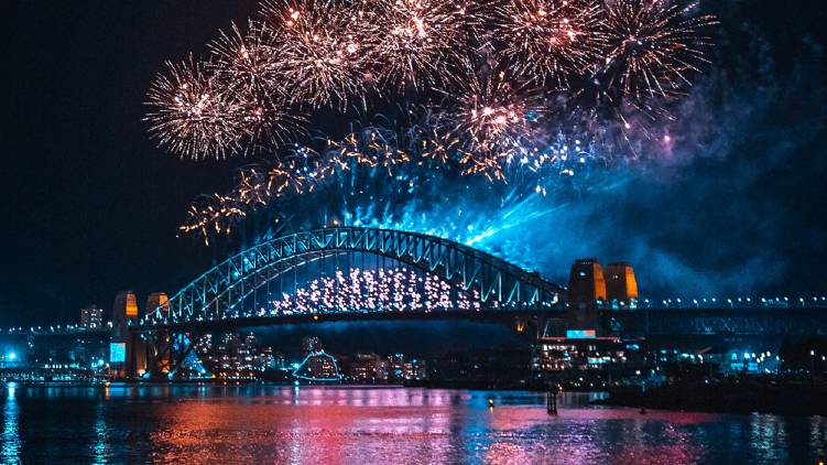 Australia welcomes 2021 with sydney firework