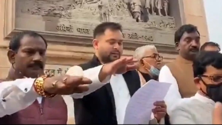 Rally farmers Tejaswi Yadav