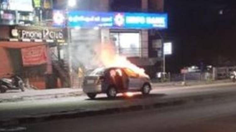 car caught fire in Thiruvananthapuram