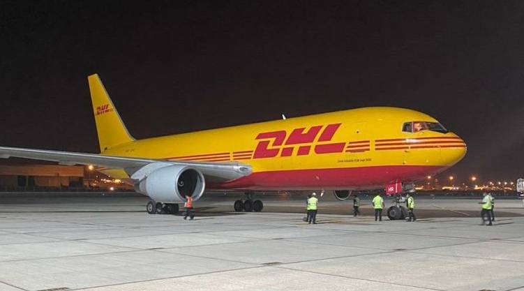 First shipment of Pfizer Covid vaccine arrives in Oman