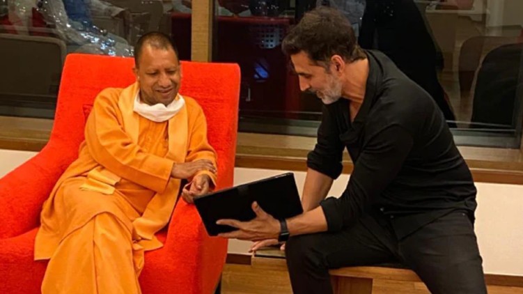 Akshay Kumar Yogi Adityanath