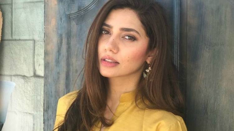 actress mahira khan confirmed covid