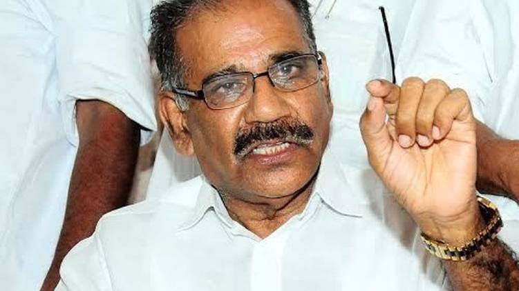 ak saseendran orders action on velanthavalam checkpost issue