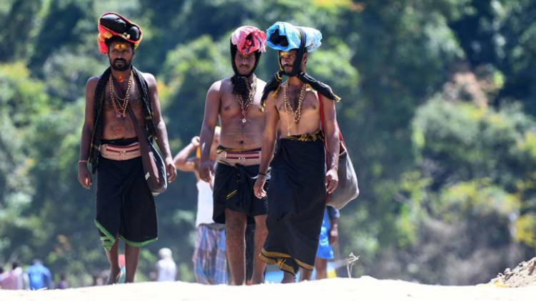 sabarimala devotees came with fake pass arrested