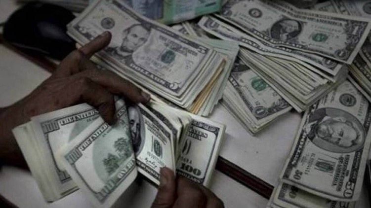 Dollar smuggling Customs businessmen