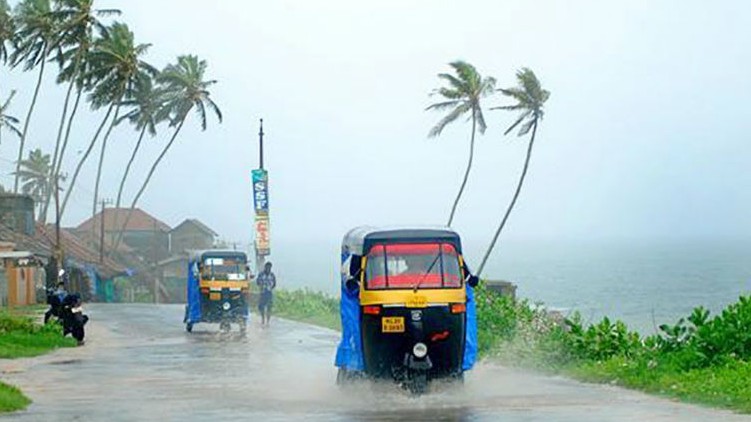 Isolated showers kerala today