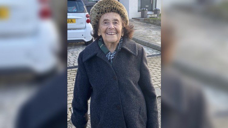 Holocaust survivor recovers Covid