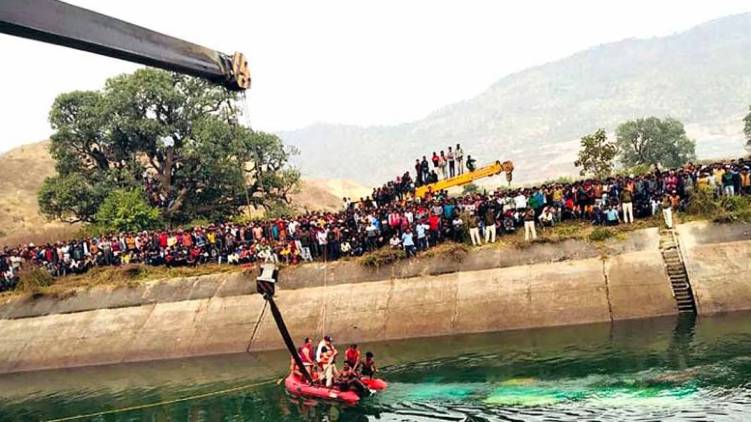 madhya pradesh buss accident death toll touches 39