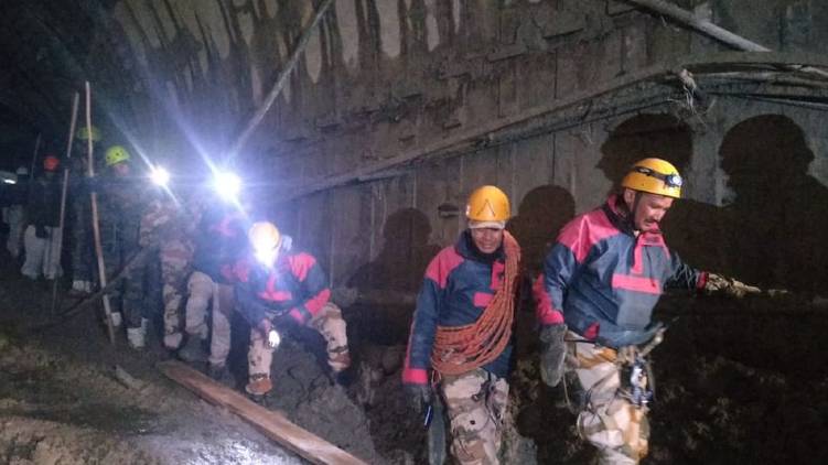 uttarakhand rescue operation restarted