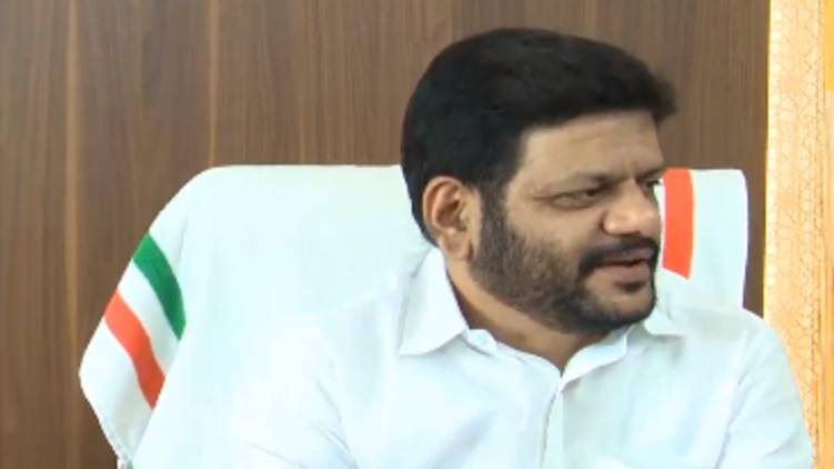 v k sreekandan