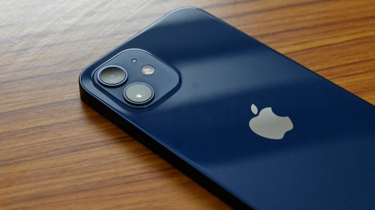 charger iPhone fines Apple