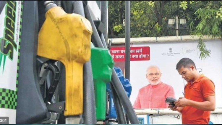 Hoardings Modi's Election Commission