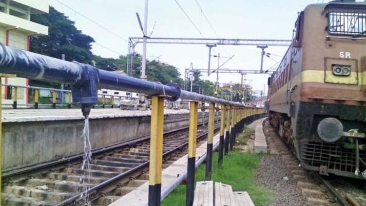 station master suspended toilet