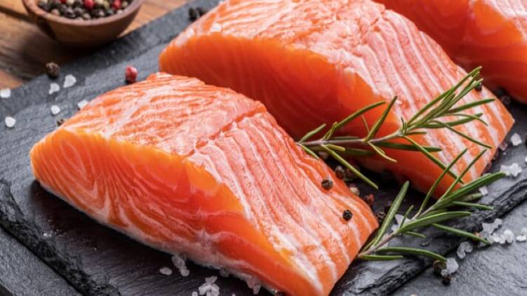 hundreds changed name to salmon for free food
