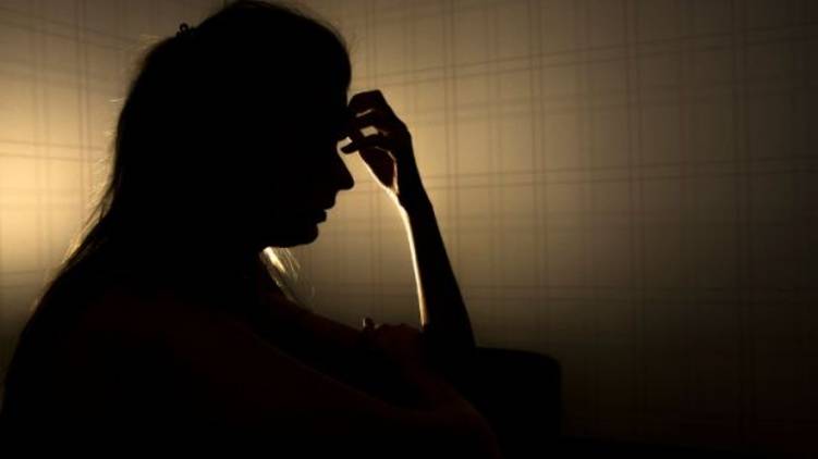 man sews wife genitals with aluminium thread