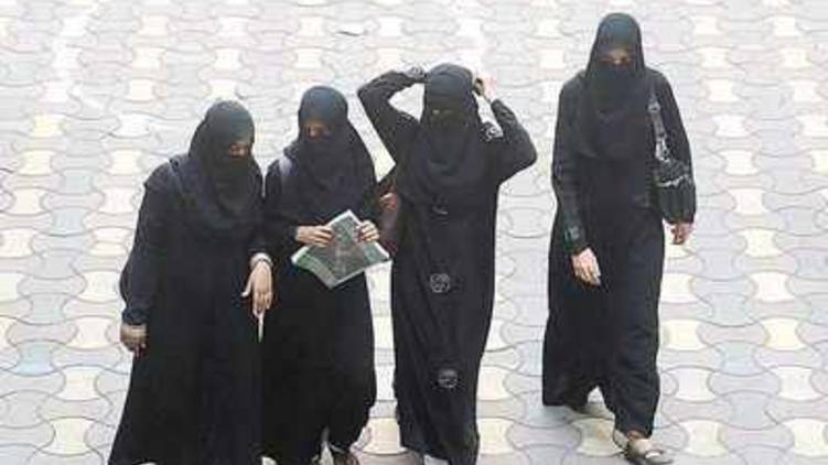 should ban burqa in india says up minister