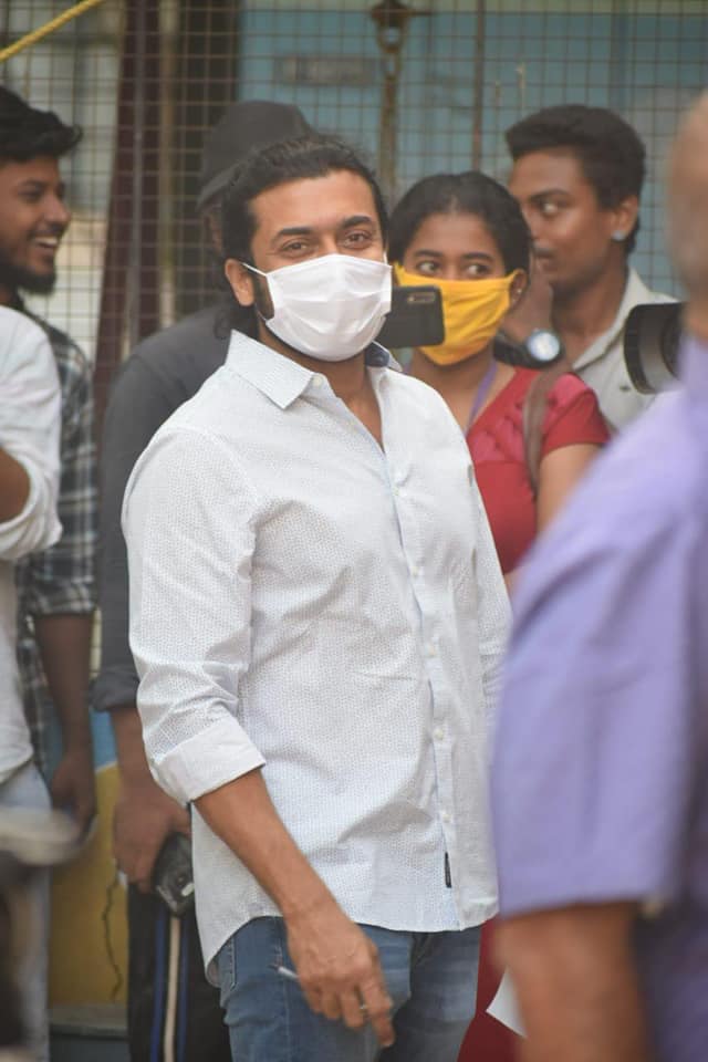vijay arrvies in cycle for voting